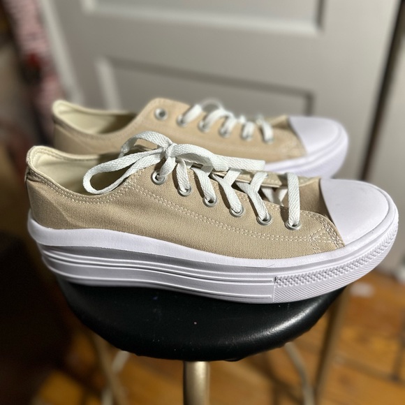 Classic Beige Canvas Sneakers - Picture 7 of 8